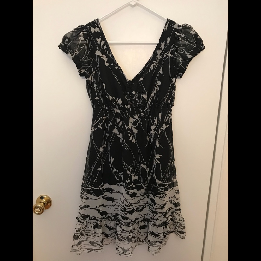 Chiffon printed dress lined.